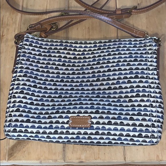 ✨Fossil✨ crossbody - Picture 1 of 6